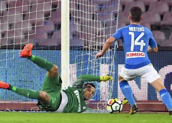 Un gran Handanovic frena al Nápoles y sostiene al Inter