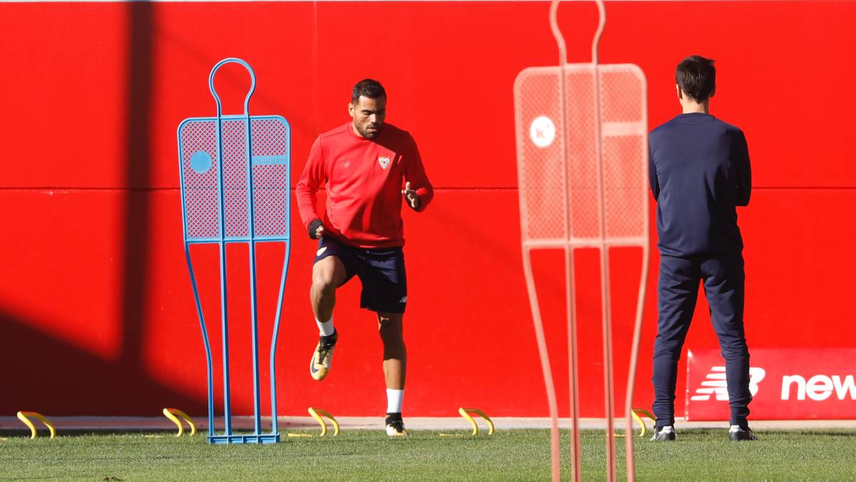 Mercado entrenando en la CIudad Deportiva del Sevilla FC. 