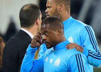 El agente de Evra dice que no dejará el fútbol: ya tiene ofertas