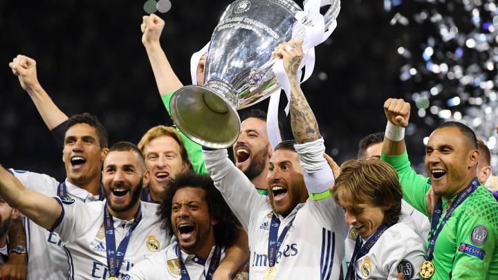 La plantilla del Real Madrid ha cobrado hoy las primas por los títulos conseguidos.