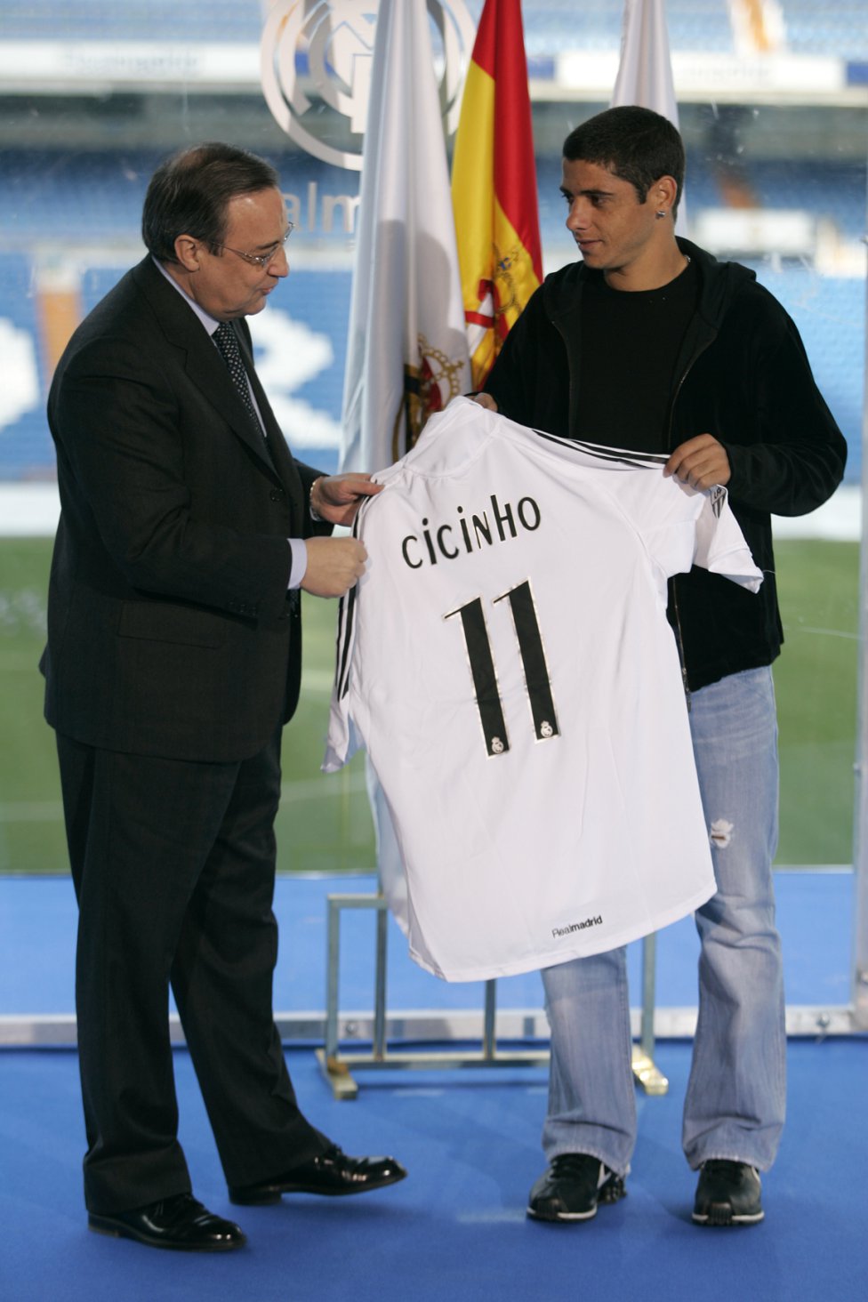 Cicinho (2005-2007)