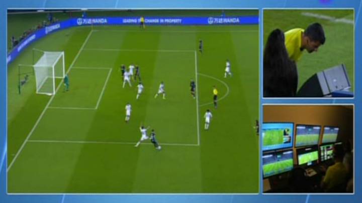 El VAR anuló el gol de Casemiro por fuera de juego de Benzema.