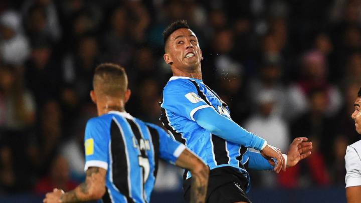 Lucas Barrios has played his last game for Gremio