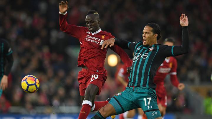Sadio Mané y Virgil van Dijk, durante un partido entre el Liverpool y el Southampton.