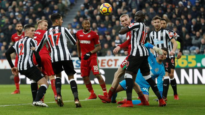 Joselu rescata un punto para el Newcastle frente al colista