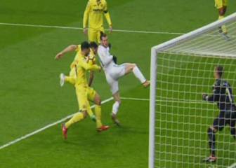 Penalti no pitado de Álvaro por mano tras un cabezazo de Bale