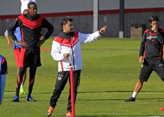 Míchel recupera a De Tomás ante un Numancia sólido en casa