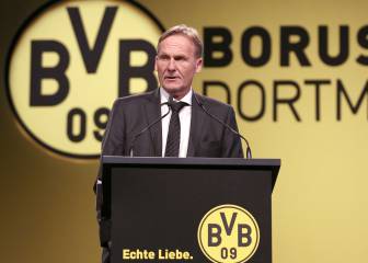El presidente del Dortmund baja al vestuario y amenaza a su equipo tras los casos de Auba y Dembélé