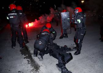 Muere un policía en la batalla entre hinchas del Bilbao y Spartak