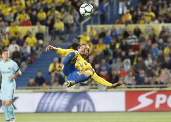 Las Palmas open up LaLiga title race