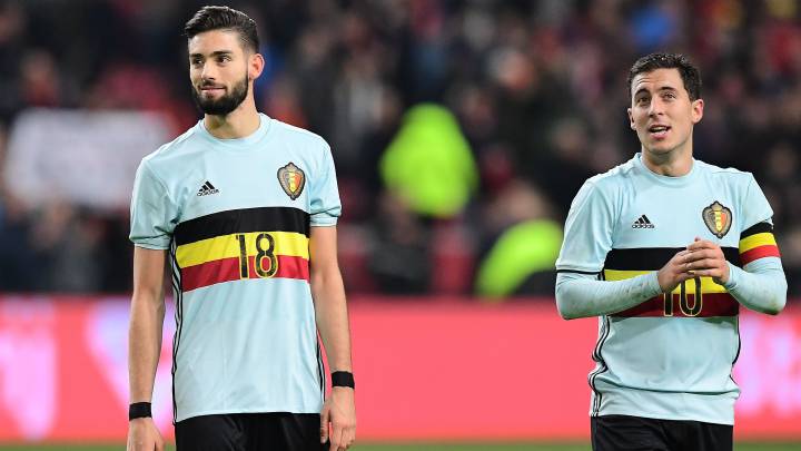 Los jugadores de la selección de Bélgica, Yannick Ferreira-Carrasco y Eden Hazard.
