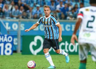 Barcelona confirm Arthur capture for 30 million euros