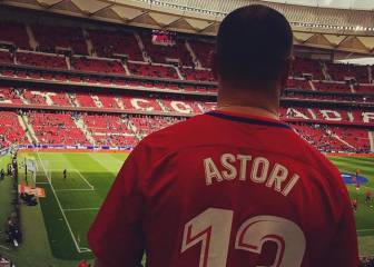 Ujfalusi recordó a Astori en el Wanda con la camiseta del Atleti