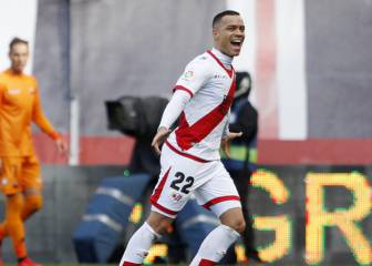 El Rayo dormirá líder gracias a un nuevo hat-trick de De Tomás
