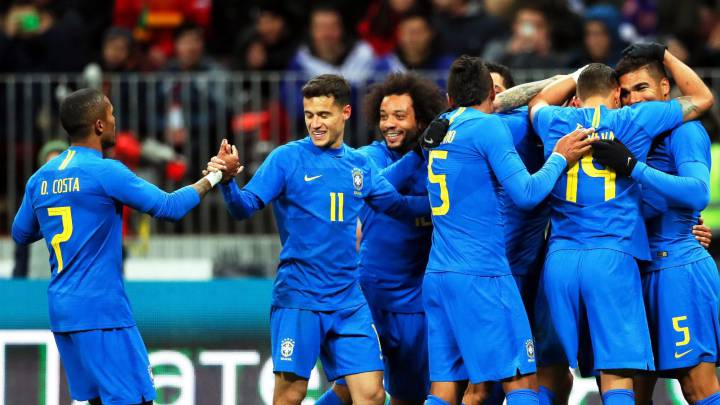 Brasil liquida a Rusia en 15\' con Coutinho y Paulinho al mando