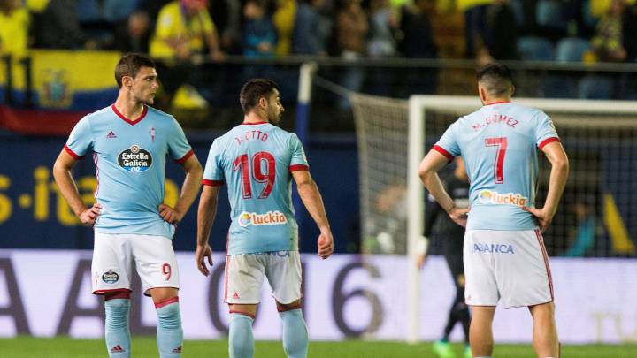Lucas Boyé, Jonny y Maxi Gómez con gesto contrariado durante el partido entre el Villarreal y el Celta.