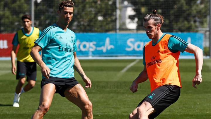 Cristiano y Bale, en un lance del entrenamiento