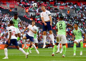 Cahill y Kane lanzan a Inglaterra e Iwobi maquilla a Nigeria