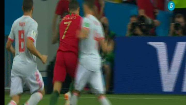 As Resident Ref Says No Cristiano Ronaldo Penalty As Com