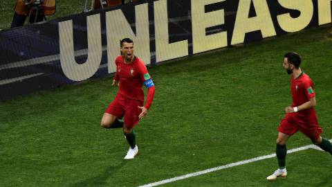 Cristiano celebra el 1-0 a España.
