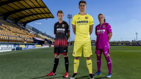 Las nuevas camisetas.