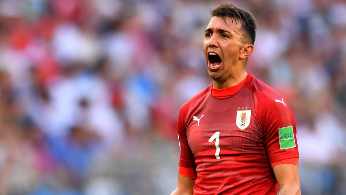 Fernando Muslera ya es historia de Uruguay - AS.com