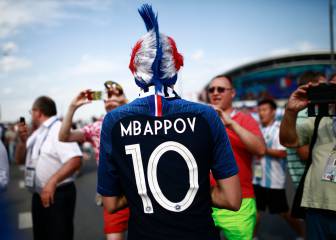 Los aficionados locales han dado un paso más y han convertido el nombre de Mbappe al ruso