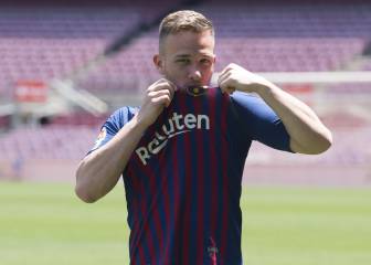 Arthur unveiled at Camp Nou