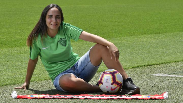 Vanesa Salinas es la primera jugadora fichada para la UD Almeria Femenino que arranca esta temporada.