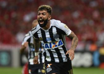 Gabigol y el japonés Doan, seguidos por el Atletico