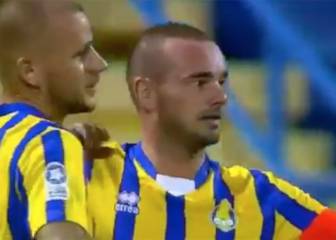 Sneijder sigue dejando detalles en Qatar: golazo de vaselina