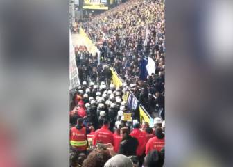 Graves incidentes entre los ultras del Hertha y la policía en el Signal Iduna Park
