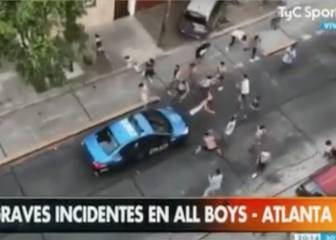 El increíble ataque de unos hinchas argentinos a la policía