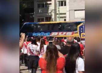 The moment the Boca Juniors bus was attacked