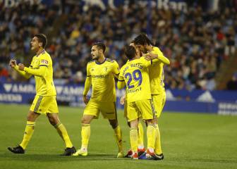 El Cádiz hunde todavía más a un Zaragoza en caída libre