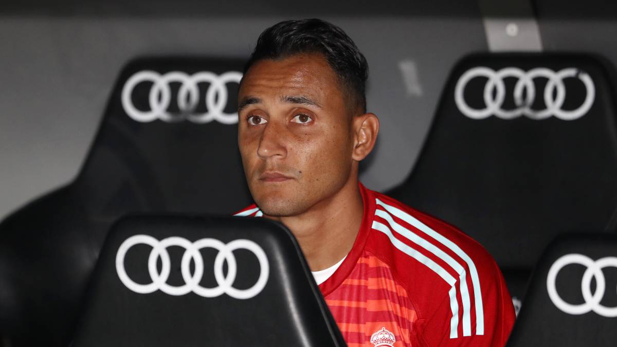 Keylor Navas en el banquillo