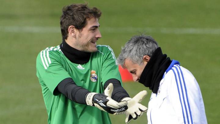 Casillas hits back at Mou: "At what point does a coach know his time is up?"