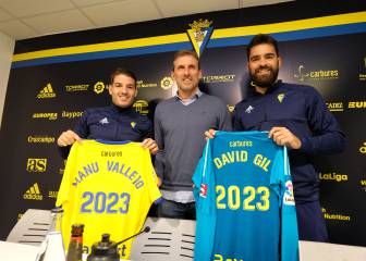 Manu Vallejo y David Gil, felices por renovar hasta 2023
