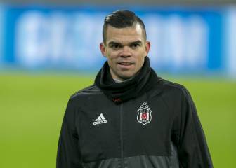 Pepe re-signs with FC Porto