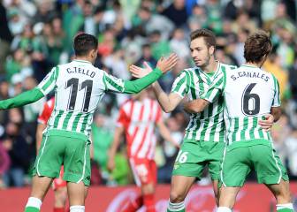El Betis se lleva un partido loco ante el Girona y firma su primera victoria del año