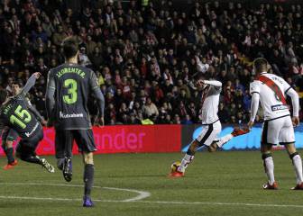 Willian José salva a la Real en Vallecas