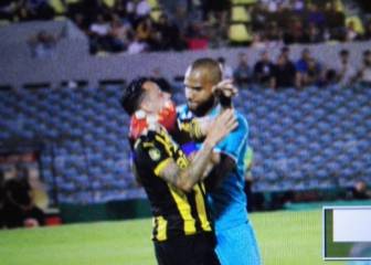 Mejía le da un puñetazo a Estoyanoff en el amistoso Peñarol-Nacional