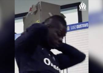 El vídeo de Balotelli haciendo goles: la red se fija en su corte