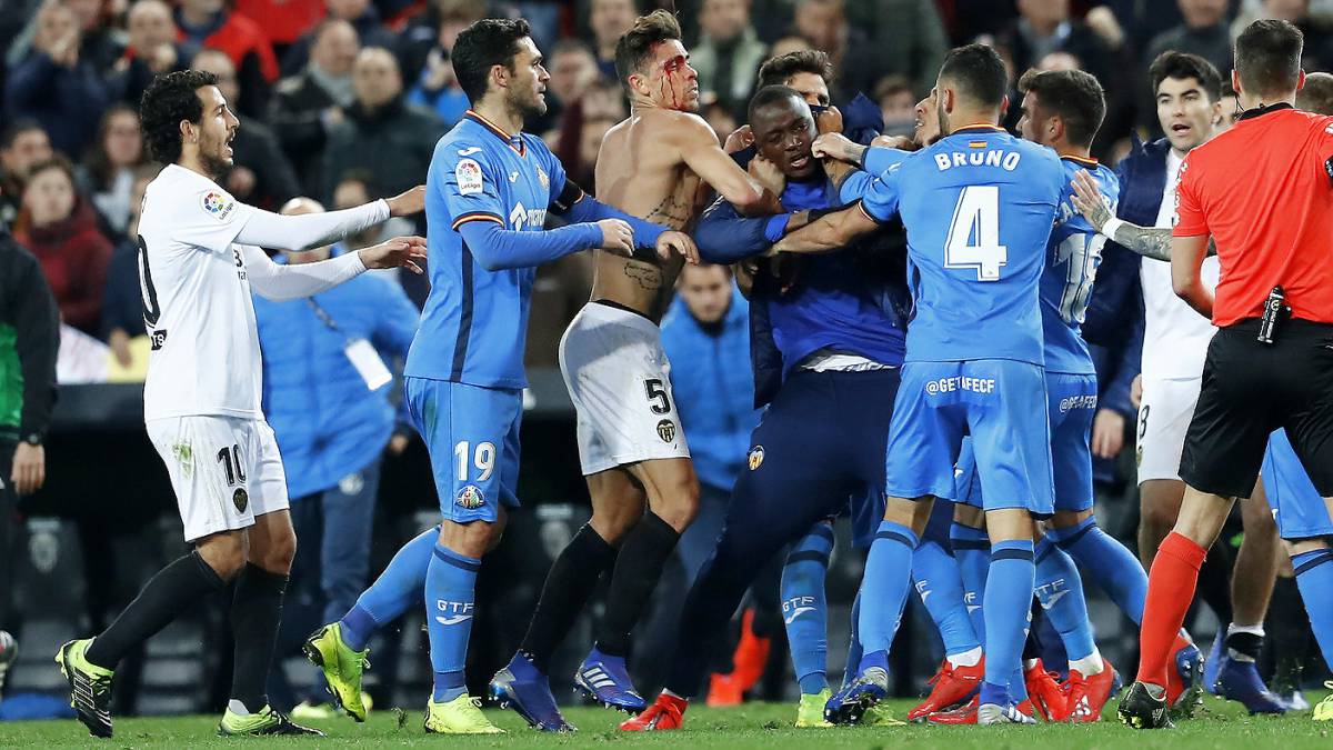 Atrocious scenes at the end of Valencia and Getafe - AS.com