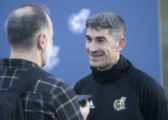 Change of plan for El Clásico match official