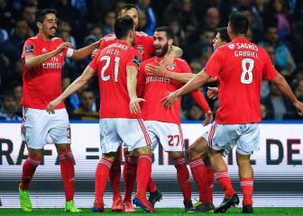 El Benfica remonta el gol de Adrián y es líder de Portugal