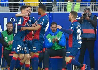 'Chimy' Ávila hace soñar al Huesca con un gol en el 98'