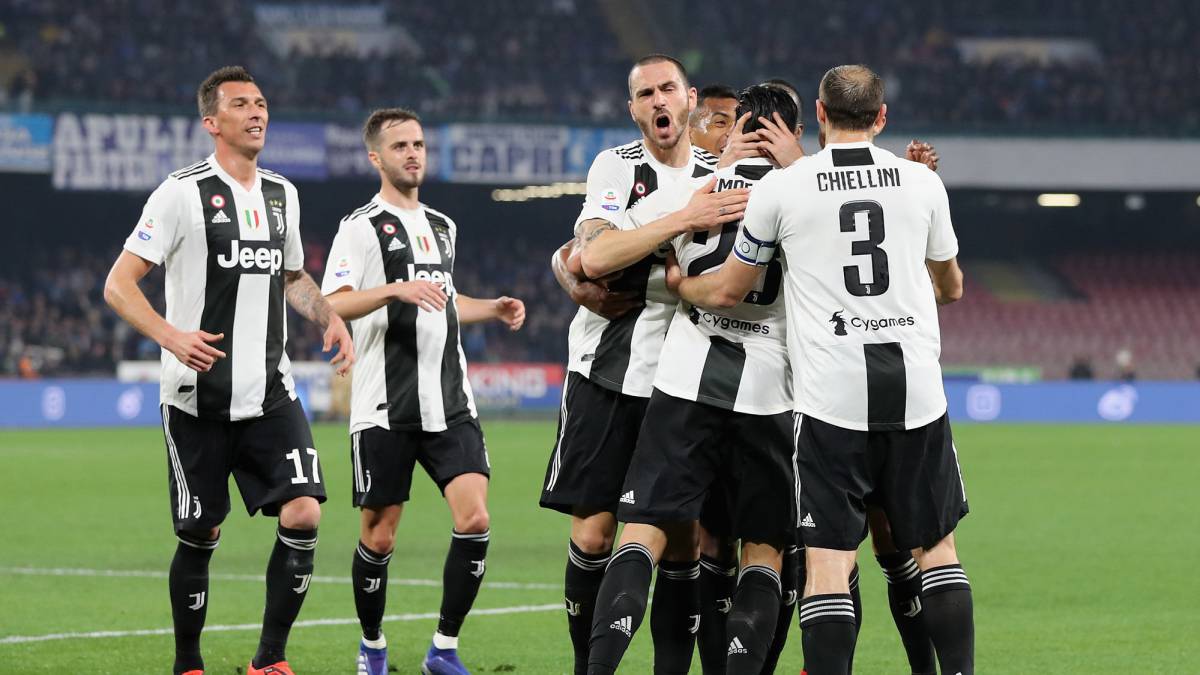 La Juventus gana en Nápoles (1-2) y sentencia la Liga