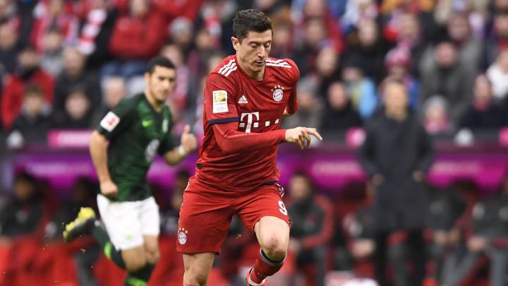 Lewandowski supera a Pizarro como máximo goleador extranjero de la Bundesliga