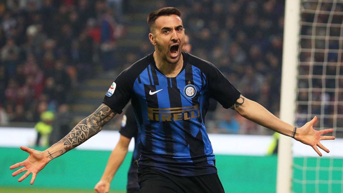 El Inter se lleva el derbi y supera al Milán en la tercera plaza